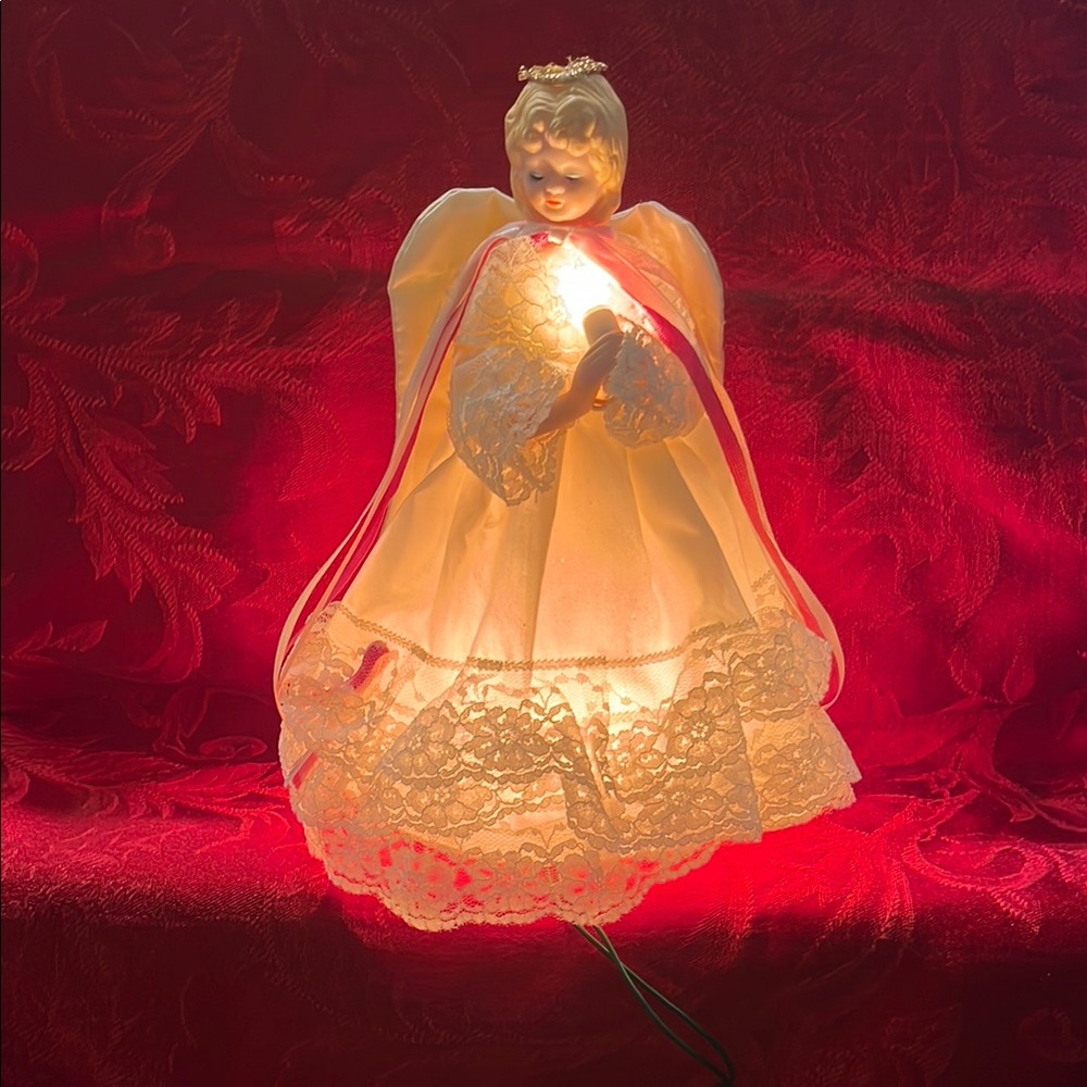 Illuminated Angel Tree Topper Holiday Decor 9”height Preowned